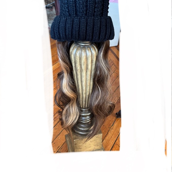 BEANIE W  Brown Wavy Hair Extension FULLY ATTACHED - Picture 14 of 15